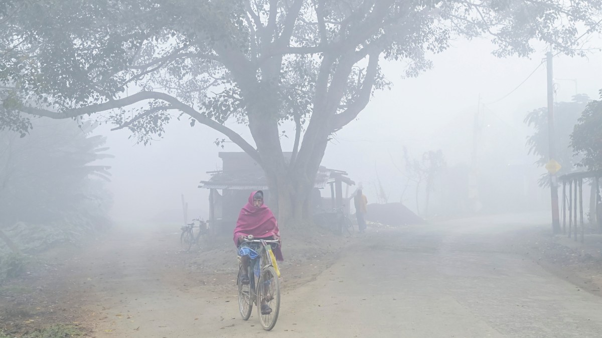 मैदानी क्षेत्रों में कोहरा और धुंध बन सकते हैं परेशानी, जानें आने वाले दिनों में कैसा रहेगा उत्तराखंड का मौसम