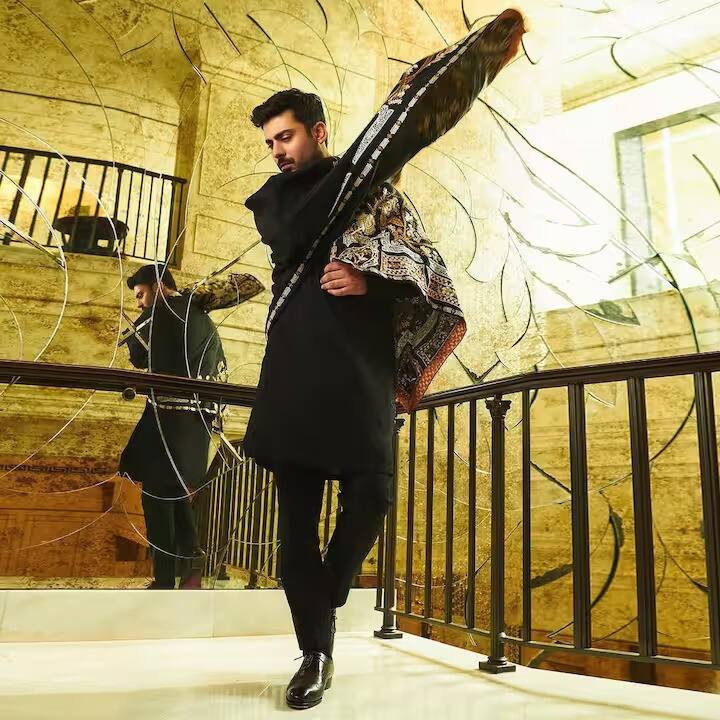 फवादचं पूर्ण नाव फवाद अफजल खान... त्याचा जन्म पाकिस्तानातील कराचीत झाला. फवादनं करिअर म्हणून मॉलिंग करण्याचा निर्णय घेतला.