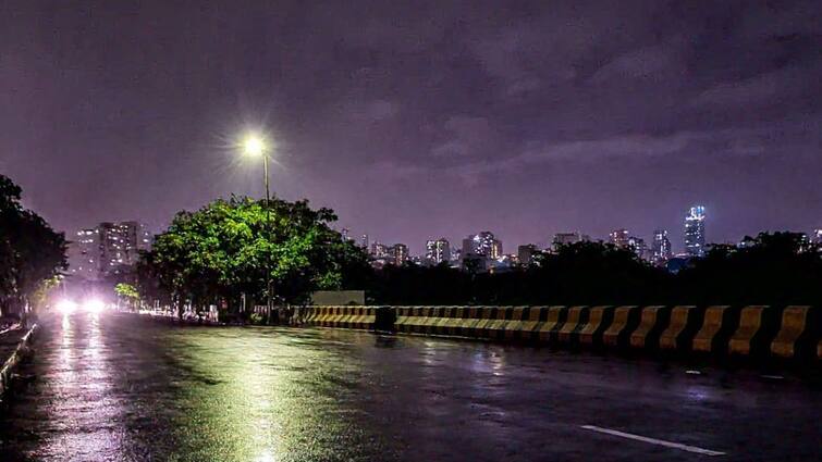 Fengal Cyclone Tangedco Dos and Donts during heavy rainfall amid Tamil Nadu rain alert எமகண்டம் தொடங்கியாச்சு! ஃபெஞ்சல் புயலுக்கு தயாரான சென்னை.. மக்கள் செய்ய வேண்டியது என்ன?