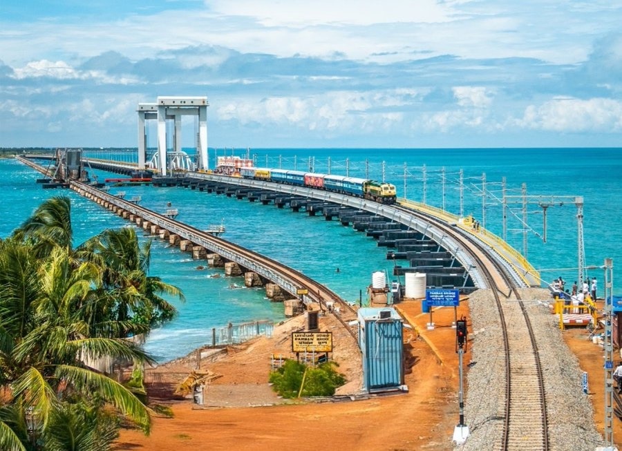 New Pamban Bridge: సముద్ర అలలపై ఇంజినీరింగ్ అద్భుతం - 'పంబన్' వంతెన అందాలు చూద్దామా!, వైరల్ దృశ్యాలు