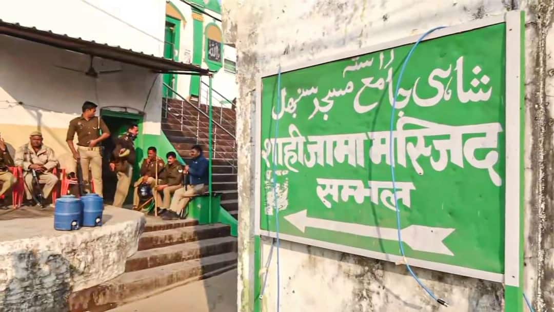 Sambhal Mosque Survey: SC Halts Trial Court Proceedings, Orders Survey Report To Be Sealed Sambhal Mosque Row Supreme Court Halts Trial Court Proceedings Orders Survey Report To Be Sealed Sambhal Mosque Survey: SC Halts Trial Court Proceedings, Orders Survey Report To Be Sealed