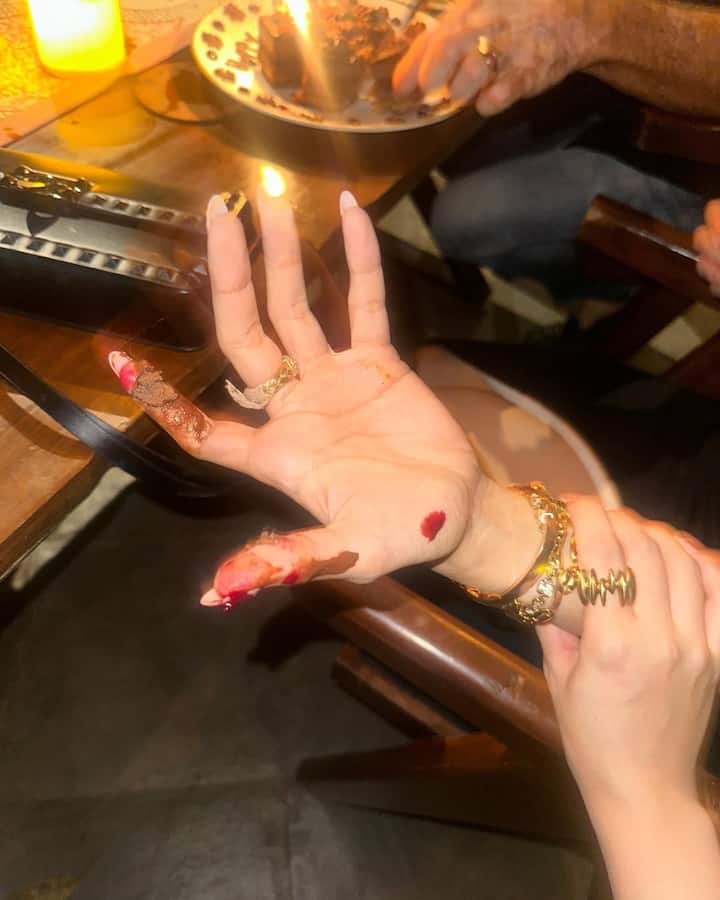 Alaya's candid pictures have won her fans hearts who dropped several congratulatory posts, heart emojis and wished their favourite actress well.