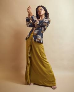 Shraddha Srinath: బ్లాక్ టాప్ లో బాలకృష్ణ బ్యూటీ.. శ్రద్ధా శ్రీనాథ్ ట్రెండీ ఫొటోస్!