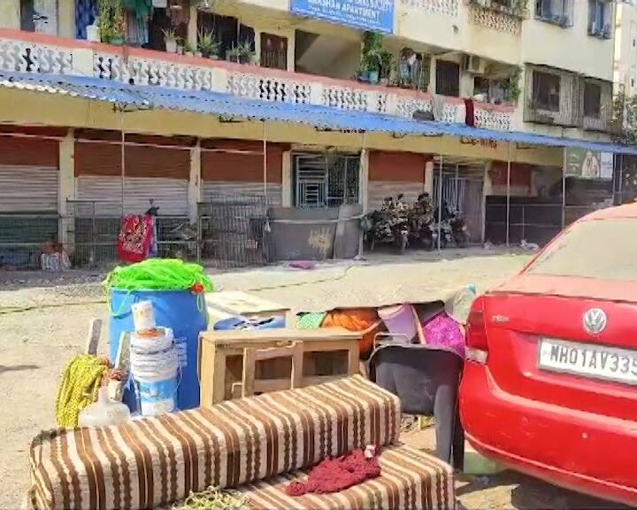 नालासोपारा येथे 30 एकर जागेवर उभारलेले बेकायदेशीर अग्रवाल नगर मुंबई उच्च न्यायालयाच्या आदेशानंतर भुईसपाट करण्यात आलं