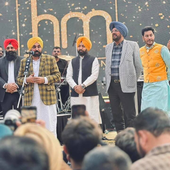 ਖੁਦ CM ਮਾਨ ਨੇ ਵਿਆਹ ਦੇ ਵਿੱਚ ਪਹੁੰਚ ਕੇ ਨਵੀਂ ਵਿਆਹੀ ਜੋੜੀ ਨੂੰ ਆਪਣਾ ਆਸ਼ੀਰਵਾਦ ਦਿੱਤਾ।