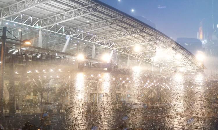 chennai airport closed till tomorrow morning 4 o clock due to fengal cyclone Rain விமானப் பயணிகளின் கவனத்திற்கு! நாளை வரை கொஞ்சம் அவதிதான்! 55 விமான சேவை ரத்து! - முழு விவரம்