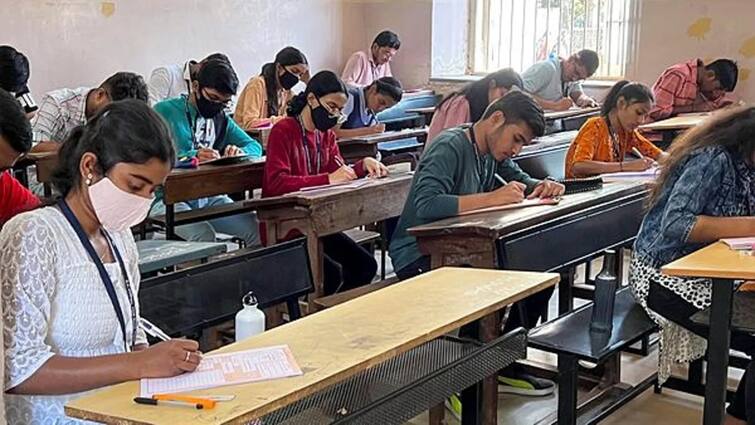 UP Board Bihar Board CBSE ICSE Maharasthra Board Exam Date Sheet Here Know Complete Schedule यूपी-महाराष्ट्र समेत इन बोर्डों ने जारी की डेटशीट, देखें परीक्षा का पूरा शेड्यूल