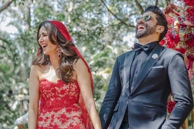 शिबानी दांडेकर आणि फरहान अख्तर यांची प्रेमकथा बॉलीवूड चित्रपटाप्रमाणेच आहे. शिबानी ख्रिश्चन आणि फरहान अख्तर मुस्लिम असूनही 2018 मध्ये त्यांच्या नात्याला सुरुवात झाली आणि विवाहबंधनात अडकले.