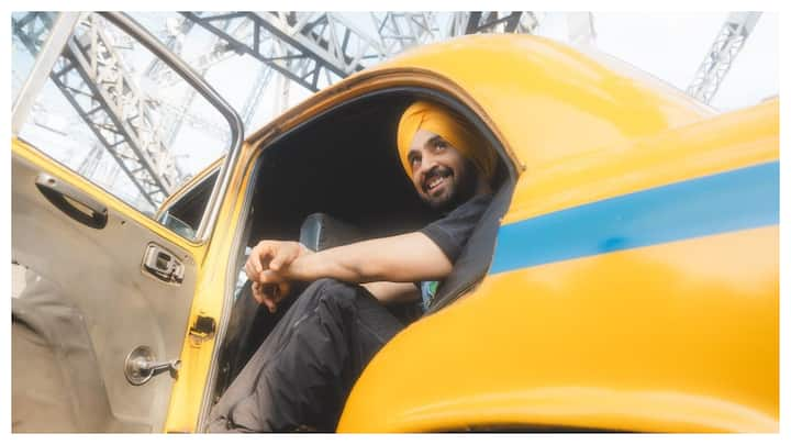 Punjabi superstar Diljit Dosanjh, who is on a tour across India, is currently soaking up the colours of Kolkata.