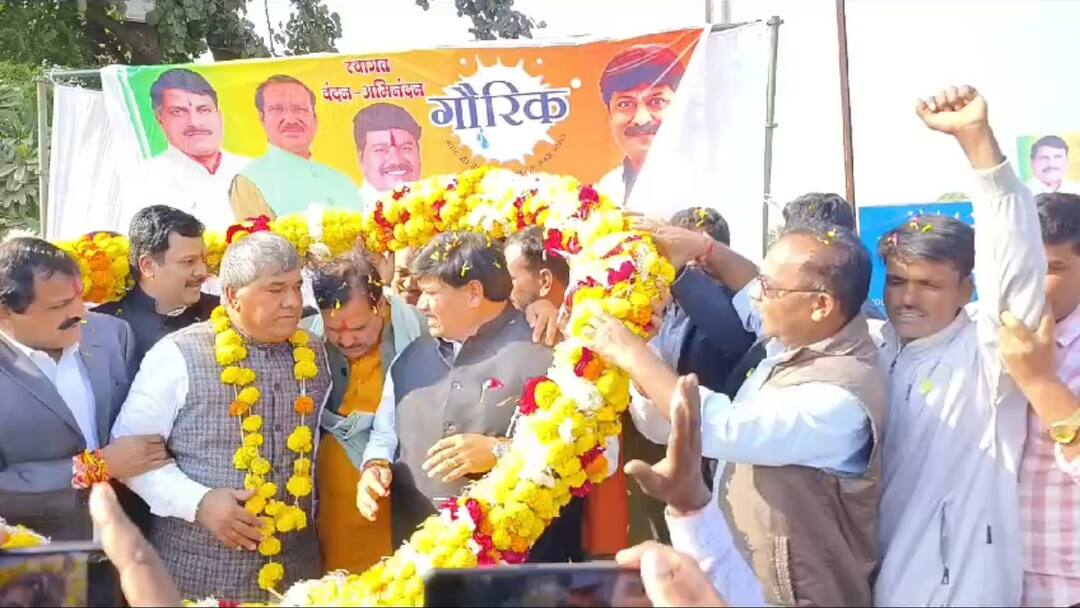 BJP Former MLA Bahadur Singh Chouhan beaten up in Ujjain Police Registered FIR against 30 people ANN MP News: उज्जैन में पूर्व BJP विधायक की पिटाई मामले में 30 लोगों के खिलाफ FIR, कांग्रेस ने कसा तंज