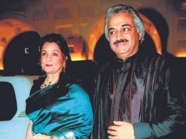 मुमताज, बॉलीवूडच्या सर्वात आवडत्या अभिनेत्रींपैकी एक आणि मयूर माधवानी, जो युगांडन-भारतीय वंशाचा यशस्वी व्यापारी आहे, यांचीही एक सुंदर आंतरधर्मीय प्रेमकथा आहे. नावावरूनच स्पष्ट होते की मुमताज मुस्लिम आहे तर दुसरीकडे मयूर हिंदू आहे.