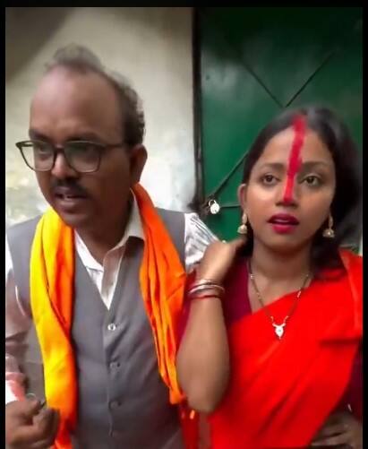 24 ਸਾਲ ਦੀ ਧੀ ਨੇ 50 ਸਾਲਾ ਪਿਓ ਨਾਲ ਕੀਤਾ ਵਿਆਹ, ਮੱਚਿਆ ਹੰਗਾਮਾ...