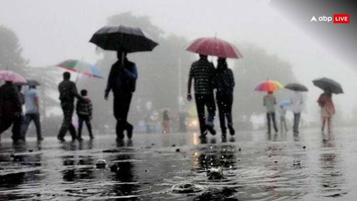 यहां भारी बारिश के साथ 90 किमी/घंटा की रफ्तार से हवाएं चलने की संभावना है. आईएमडी का कहना है कि फेंगल की वजह स तमिलनाडु, पुडुचेरी, कराईकल, तटीय आंध्र प्रदेश, रायलसीमा, केरल, माहे, कर्नाटक और अंडमान-निकोबार द्वीप में बारिश हो सकती है.