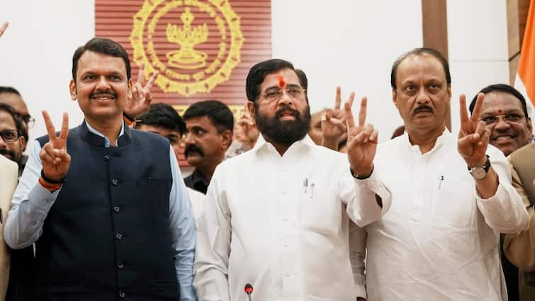 महाराष्ट्र में CM पर सस्पेंस खत्म! अजित पवार ने बता दिया किस पार्टी का होगा मुख्यमंत्री Maharashtra CM Ajit Pawar said BJP will have CM Devendra Fadnavis Shiv Sena NCP will have deputy CM Eknath Shinde महाराष्ट्र में CM पर सस्पेंस खत्म! अजित पवार ने बता दिया किस पार्टी का होगा मुख्यमंत्री