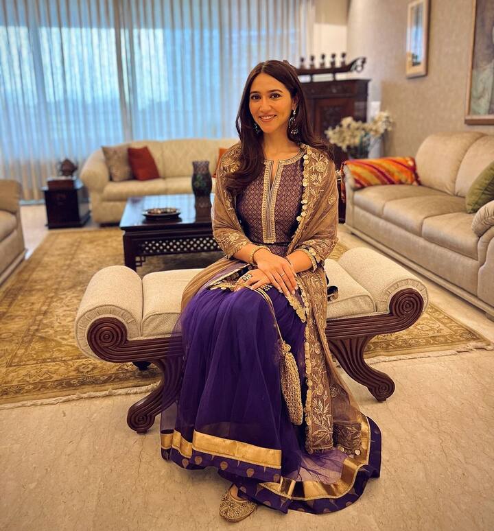 आतापर्यंत अनेक अभिनेत्र्या कास्टिंग काऊच्या शिकार झालेल्या आहेत. अशा अभिनेत्र्यांची अनेक उदाहरणं देता येतील. बॉलिवूडमध्ये काही जणांना यश न आल्याने जीवन संपल्याच्याही अनेक घटना आहे.