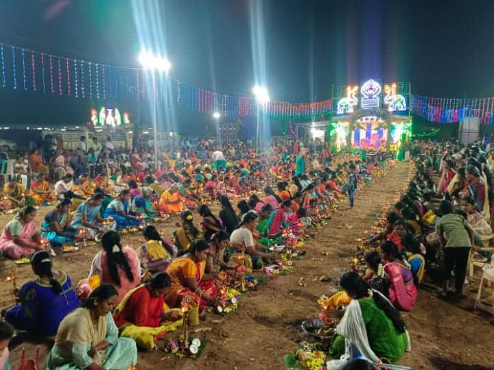 Karur Sri Urani Kaliamman Temple Thiruvilakku Pooja கணவர்களுக்காக மனைவிகள் செய்த நேர்த்திக்கடன் - கரூர் ஸ்ரீ ஊரணி காளியம்மன் ஆலயத்தில் பெண்கள் நடத்திய திருவிளக்கு பூஜை