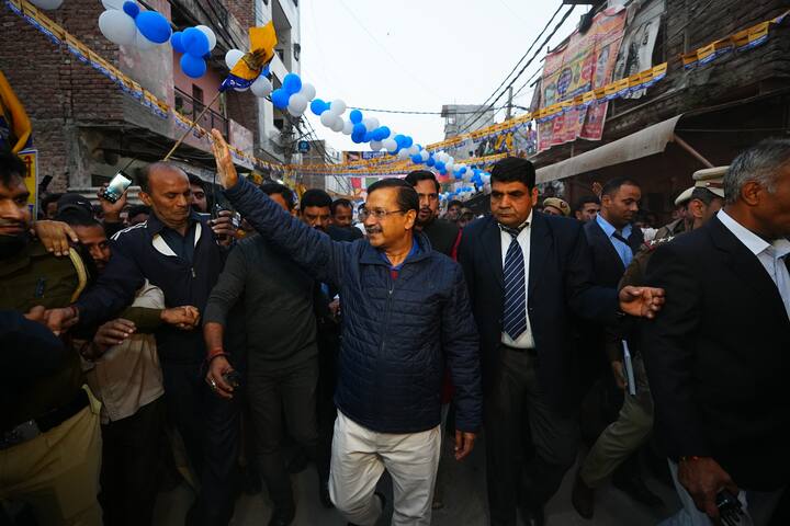 इसके लिए जल्द ही रजिस्ट्रेशन की प्रक्रिया शुरू की जाएगी, लेकिन योजना का लाभ पाने के लिए हर महिला का अपना वोटर आईडी कार्ड होना चाहिए. बिना वोटर आईडी कार्ड के रजिस्ट्रेशन नहीं करा पाएंगे.