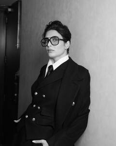 Karishma Tanna Gives Boss Lady Vibes In Black Pant Suit; See Pics