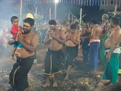 Karur Temple : கொட்டிய மழை.. குழந்தைகளுடன் பூக்குழி வேண்டுதல்! ஐயப்ப பக்தர்கள் நேர்த்திக்கடன்