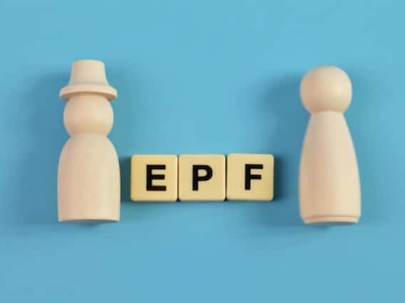 પછી તમારે તમારો EPF એકાઉન્ટ નંબર દાખલ કરવો પડશે અને સબમિટ કરવો પડશે. તમારી અરજી સફળ થશે. તે પછી તે તમારી વર્તમાન કંપની દ્વારા મંજૂર કરવામાં આવશે. ત્યારપછી EPFO તમારા જૂના PF એકાઉન્ટને નવામાં મર્જ કરશે. એટલે કે તમારા પીએફના તમામ પૈસા એક ખાતામાં આવશે. પછી તમે એકસાથે આખા પૈસા ઉપાડી શકો છો.