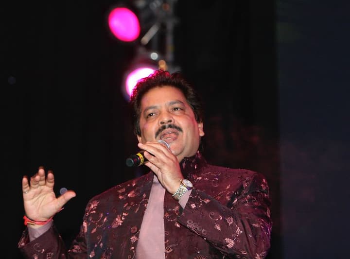 पण तुम्हाला माहिती आहे का की 68 वर्षीय उदितच्या राष्ट्रीयत्वावर अनेकदा प्रश्नचिन्ह उपस्थित झाले होते.