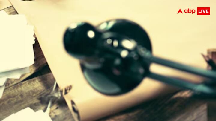 जी हां, आपने सही पढ़ा. जिस उम्र में शख्स को नाती पोते खिलाने का शौक होता है उस उम्र में सतपाल ने पढ़ाई को अपना शौक बनाया है और वो लॉ कॉलेज में अपने पोते पोतियों की उम्र के बच्चों के साथ बैठकर पढ़ाई कर रहे हैं.