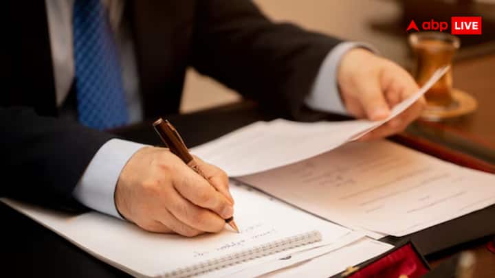 सतपाल बताते हैं कि जब वो कॉलेज में गए तो पूरे कॉलेज में खलबली मच गई. लोग कैमरा लेकर उनके पीछे चलने लगे, और कॉलेज में हर जगह उनके जुनून और पढ़ाई के लिए चाहत के चर्चे होने लगे.