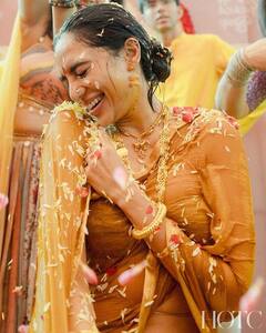 Sobhita Dhulipala Haldi: मां-दादी के जेवर पहन खूब इठलाईं शोभिता धुलिपाला, बहन सामंथा ने शेयर की हल्दी सेरेमनी से अनदेखी तस्वीरें