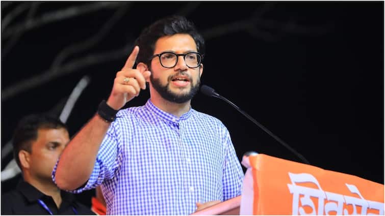 Aditya Thackeray raised issue of corruption in road cementing project After BJP Ashish Shelar in Mumbai 'मैं सबूत के साथ...', आशीष शेलार के बाद आदित्य ठाकरे ने उठाया सड़क की क्वालिटी का मुद्दा