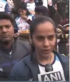 नशामुक्त बिहार मैराथन के लिए दौड़ी Saina Nehwal | abp news shorts