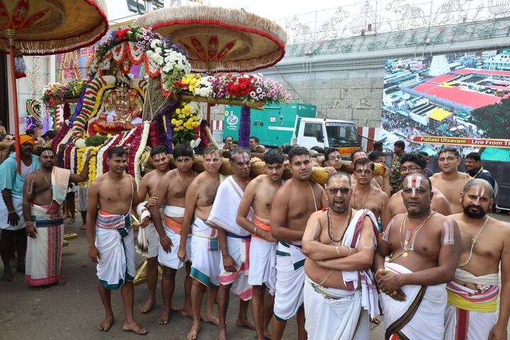 అమ్మవారి మోహినీ అవతారం భౌతికంగా జగన్మోహకత్వాన్నీ, ఆధ్యాత్మికంగా మాయాతీతశుద్ధ సాక్షాత్కారాన్ని ఏక సమయంలోనే సిద్ధింపజేస్తోంది.