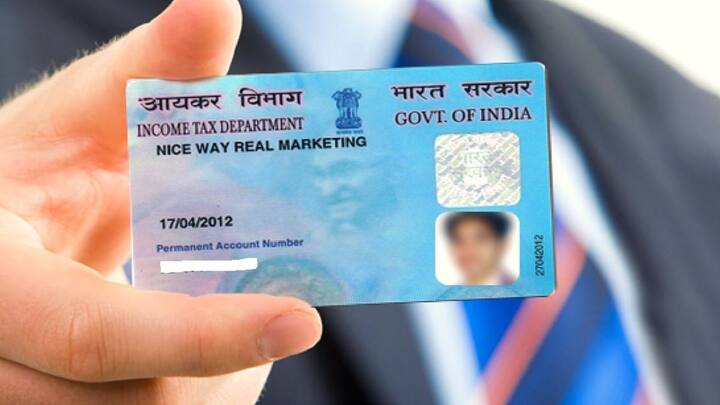 सरकार ने इस बारे में जानकारी देते हुए बताया है कि जिनके पास पहले से ही पैन कार्ड मौजूद है. उन्हें PAN 2.0 के तहत नए पैन कार्ड के लिए अप्लाई करने की जरूरत नहीं है. सरकार खुद ही सभी लोगों के पास नए पैन कार्ड पहुंचाएगी.
