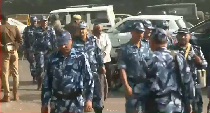 वही किसानों के दिल्ली कूच के ऐलान के बाद ट्रैफिक पुलिस ने एडवाइजरी जारी की गई है.