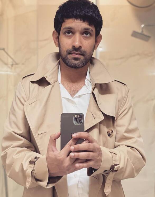 विक्रांत के पास कई लग्जरी कारें भी हैं, जिनमें 1.16 करोड़ रुपये की मर्सिडीज बेंज जीएलएस, 60 लाख रुपये की वोल्वो एस90 और एक मारुति स्विफ्ट डिजायर शामिल हैं.