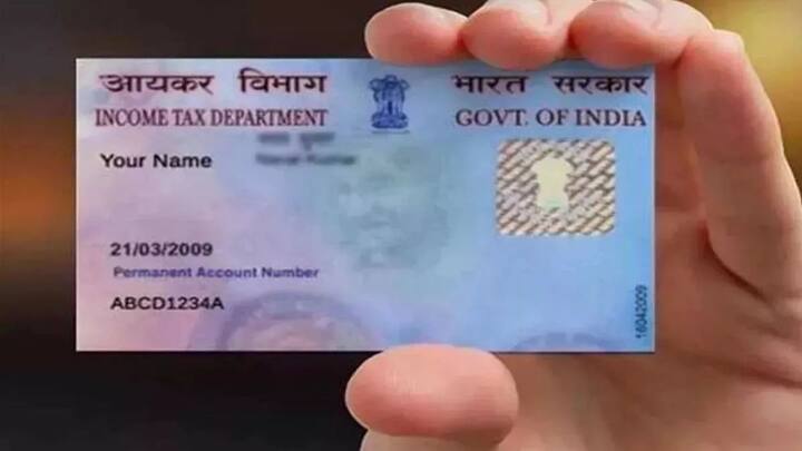 भारत में पैन कार्ड बनवाने को लेकर किसी प्रकार की कोई पाबंदी नहीं लगाई गई है. कोई भी पैन कार्ड के लिए अप्लाई कर सकता है. लेकिन एक नागरिक द्वारा सिर्फ एक बार ही पैन कार्ड बनवाया जा सकता है. दो पैन कार्ड रखना गैर कानूनी है