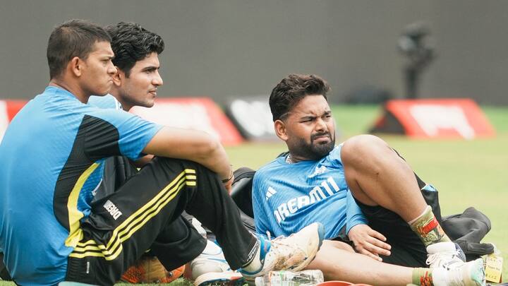 তবে অস্ট্রেলিয়ার মাটিতে বর্ডার-গাওস্কর সিরিজের প্রথম টেস্টে পারথে অজিদের ২৯৫ রানে হারিয়ে সিরিজে এগিয়ে যাওয়ার পাশাপাশি ফের WTC ফাইনাল খেলার লড়াইয়ে নিজেদের দাবি জোরাল করে তুলেছে টিম ইন্ডিয়া।