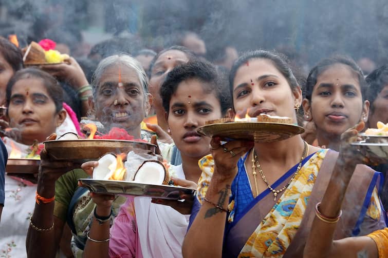 Sri Padmavathi Ammavari Brahmotsavam 2024: మోహినీ అలంకారంలో అల‌మేలుమంగ‌- అమ్మవారిని చూసి పరవశించిపోయిన భక్తులు