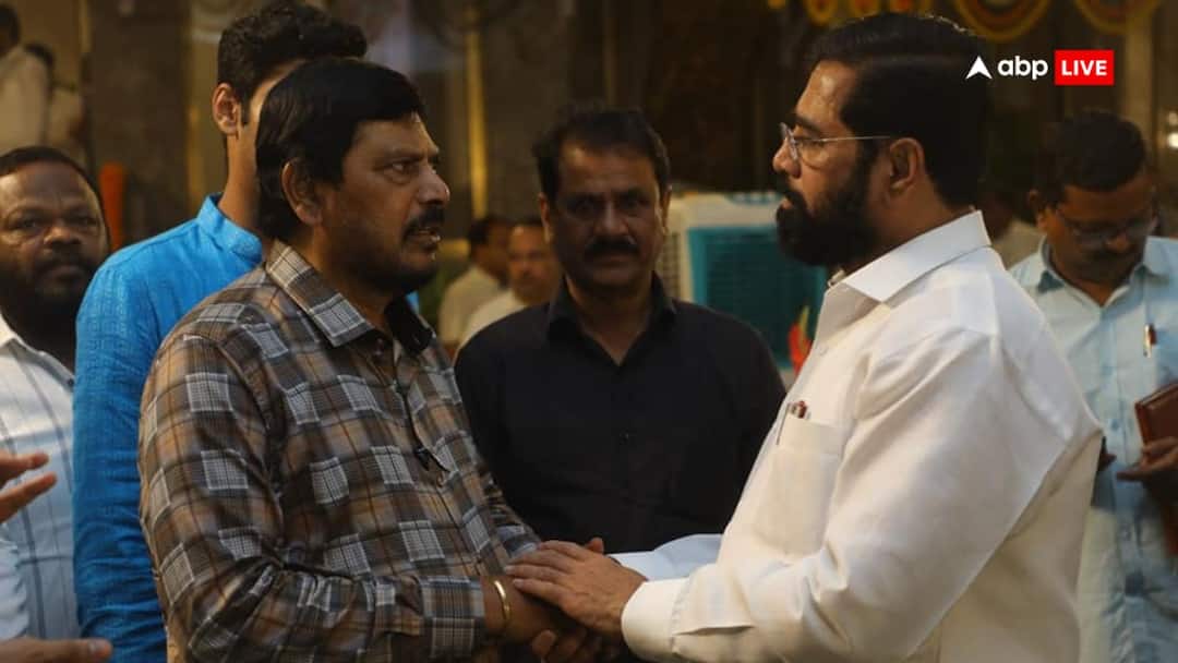 एकनाथ शिंदे को लेकर रामदास अठावले का अब तक का सबसे बड़ा दावा, मिलेगा ये पद? Ramdas Athawale Union Minister On Eknath Shinde Mahayuti CM Face BJP Devendra Fadnavis एकनाथ शिंदे को लेकर रामदास अठावले का अब तक का सबसे बड़ा दावा, मिलेगा ये पद?