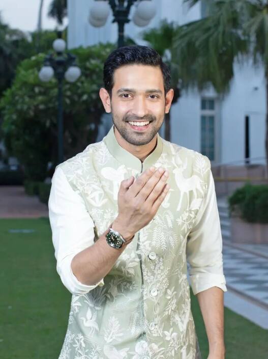 कथित तौर पर अभिनेता हर प्रोजेक्ट से 1 करोड़ से 2 करोड़ रुपये चार्ज करते हैं.