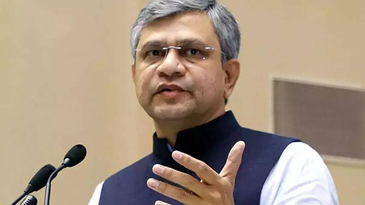 हाल ही में भारत में पैन कार्ड को लेकर नियमों में बदलाव किए गए हैं. सरकार ने PAN 2.0 प्रोजेक्ट लॉन्च किया है. जिसके तहत अब लोगों को हाईटेक पैन कार्ड जारी किए जाएंगे. लेकिन क्या सबको यह पैन कार्ड बनवाना जरूरी होगा.