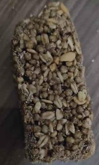 पालघर जिल्हा परिषदेत शिकणाऱ्या विद्यार्थ्यांचा जीवाशी खेळ सुरू असल्याची घटना घडली आहे .