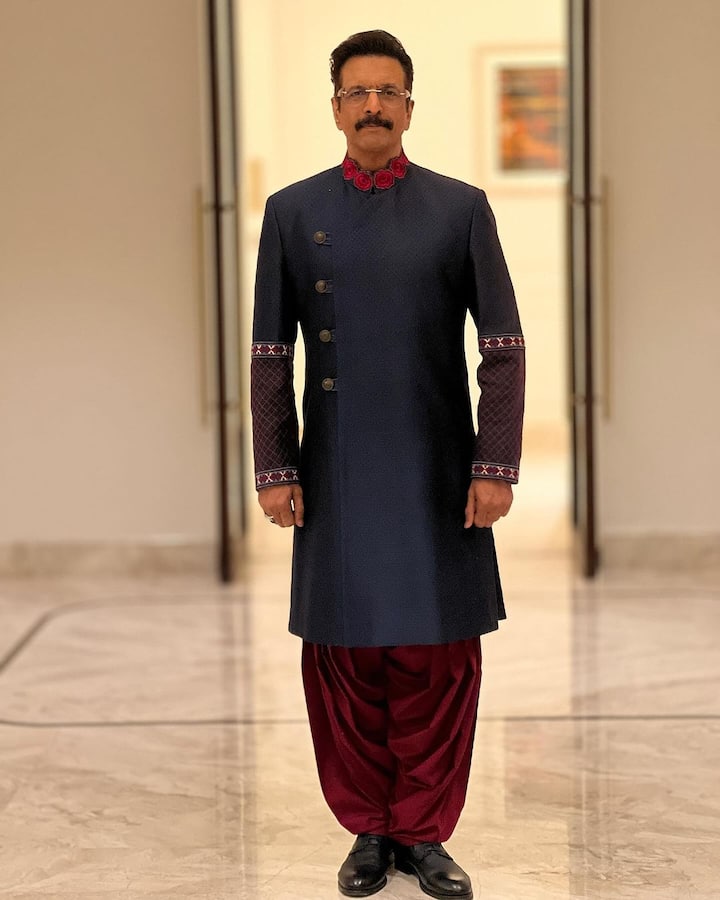 इस एक्टर ने शुरू किया था देश का पहला डांस रिएलिटी शो, क्या आप जानते हैं नाम? 3 जावेद जाफरी ने अपने लंबे करियर में ‘ता रा रम पम’, ‘फायर’, ‘अर्थ’, ‘3 इडियट्स’, ‘डबल धमाल’ और ‘सूर्यवंशी’ जैसी सुपरहिट फिल्मों में काम किया है.
