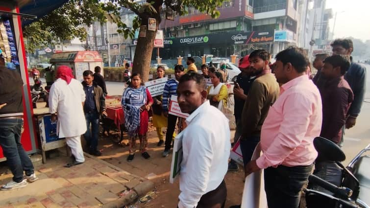 महाकुंभ 2025: योगी सरकार ने छेड़ा 'प्लास्टिक मुक्त प्रयागराज' अभियान, सिंगल यूज प्लास्टिक पर बैन UP CM Yogi Adityanath initiative to Make Green Mahakumbh 2025 Plastic Ban in Prayagraj ann महाकुंभ 2025: योगी सरकार ने छेड़ा 'प्लास्टिक मुक्त प्रयागराज' अभियान, सिंगल यूज प्लास्टिक पर बैन
