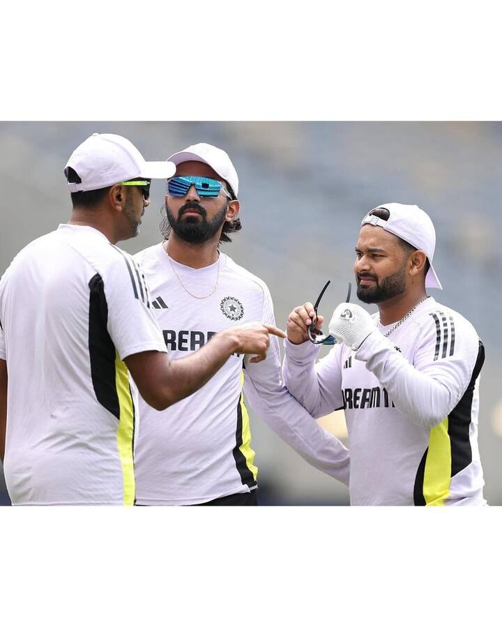 अय्यरने मुंबईच्या आरए पोद्दार कॉलेजमधून वाणिज्य आणि अर्थशास्त्रात बी.कॉम केले आहे.