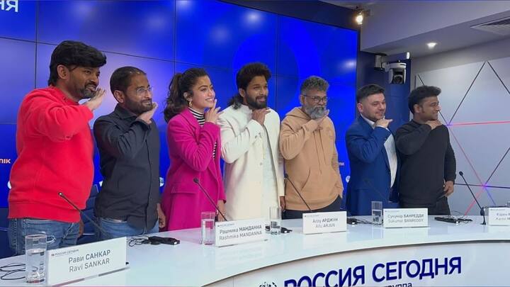 புஷ்பா படத்திற்கு 10 கோடி ரூபாய் சம்பளம் வாங்கியதாக தகவல் தொடர்பாக, ராஷ்மிகா மந்தனா கூறியிருப்பதாவது, “ எனது சம்பளம் பற்றி வரும் தகவல்களில் உண்மை இல்லை. அது வெறும் வதந்திதான். படத்தின் இறுதிக்கட்ட பணிகளில் இயக்குனர் சுகுமார் ஈடுபட்டிருப்பதால் ப்ரமோஷன்களில் அவர் பங்கேற்கவில்லை. புஷ்பா படத்தில் நடித்ததற்காக அல்லு அர்ஜூனுக்கு தேசிய விருது கிடைத்தது. புஷ்பா 2ம் பாகத்தில் நடித்ததற்காக எனக்கு விருது கிடைக்குமா? என்று கேட்கிறீர்கள். ஒருவேளை கிடைத்தால் கிடைக்கும் என்று நம்புகிறேன்” இவ்வாறு அவர் பேசியுள்ளார்.