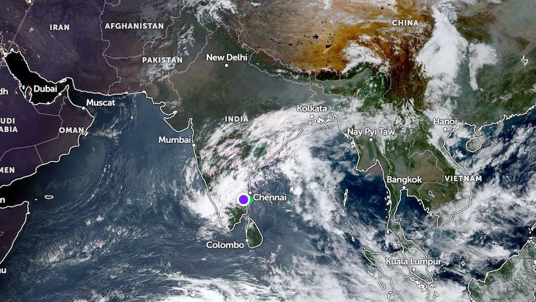 Cyclone Fengal LIVE: Top 6 Apps That Can Help Track Severe Weather In Your Area Cyclone Fengal LIVE Updates App Mobile Track Weather Condition Area Zoom Windy Windfinder Cyclone Fengal LIVE: Top 6 Apps That Can Help Track Severe Weather In Your Area