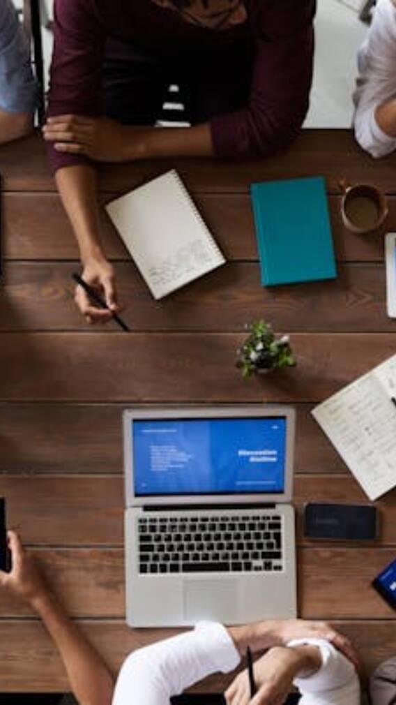 বেশি রাত পর্যন্ত কাজ করলে কি বেশি চুল ঝরে ?