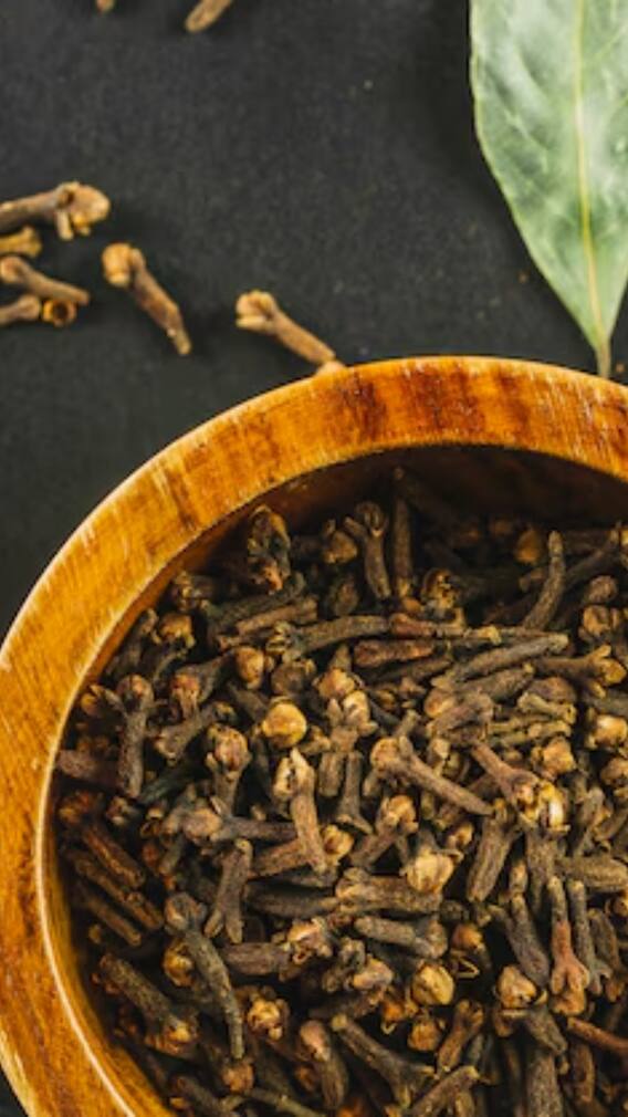 रात में कितने घंटे तक मुंह में रखनी चाहिए लौंग?