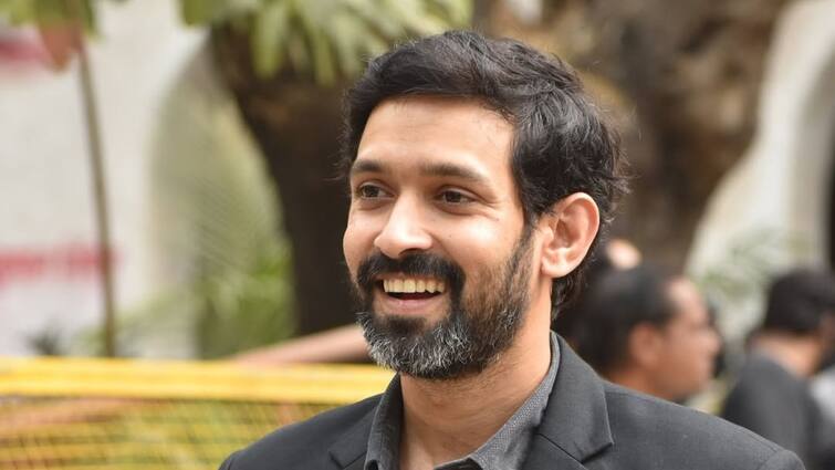 Vikrant Massey avoids replying when asked about his announcement of taking break from acting thanks PM Narendra Modi for attending The Sabarmati Report screening Entertainment News Bollywood Vikrant Massey: আগের দিন অবসর ঘোষণা, পরের দিনই সেই প্রসঙ্গ এড়িয়ে গেলেন বিক্রান্ত!