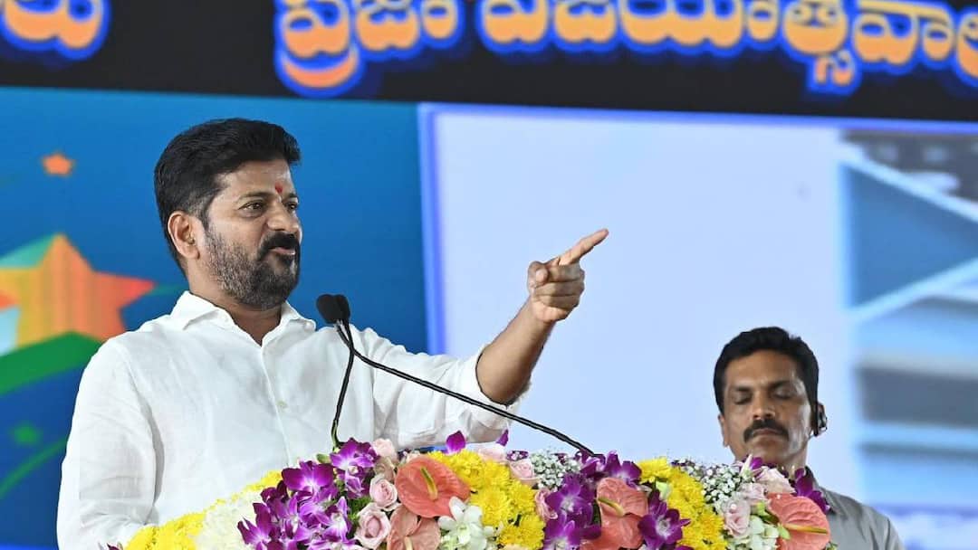 revanth reddy comments about hyderabad at raising day celebrations CM Revanth Reddy: న్యూయార్క్, టోక్యోలతోనే హైదరాబాద్‌కు పోటీ- పలు ప్రాజెక్టులకు శంకుస్థాపనలో రేవంత్ రెడ్డి